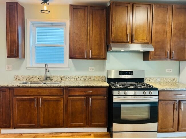 Photo - 1115 W 18th Pl Unit 1