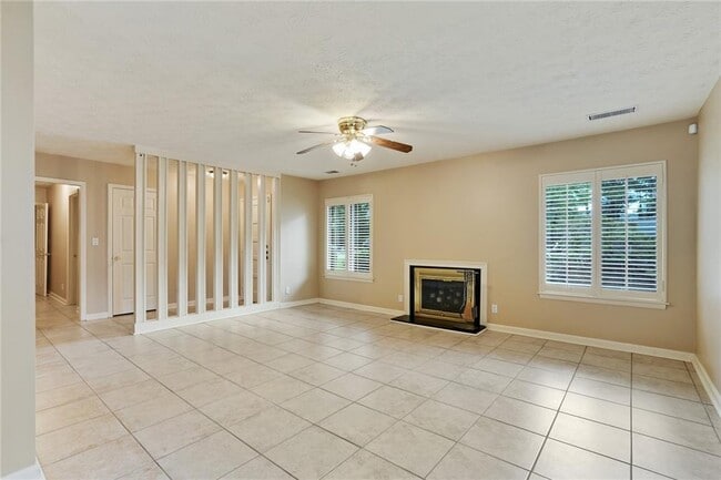 Photo - 2949 Torreya Way SE