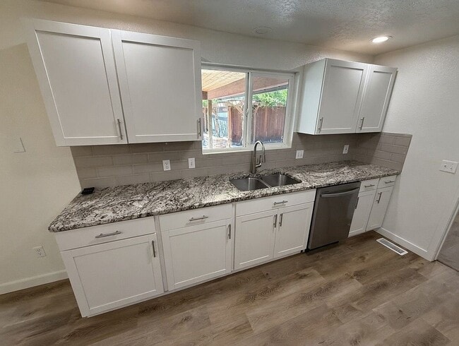 Photo - 1108 S Kellogg St