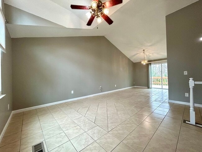 Photo - 1030 Glenfiddich Dr