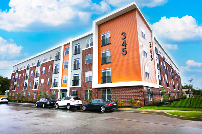 Flats at 345 | Luxury 1 & 2 Bedroom Apartments