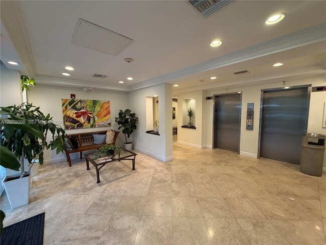 Photo - 2640 NE 135th St Unit 202