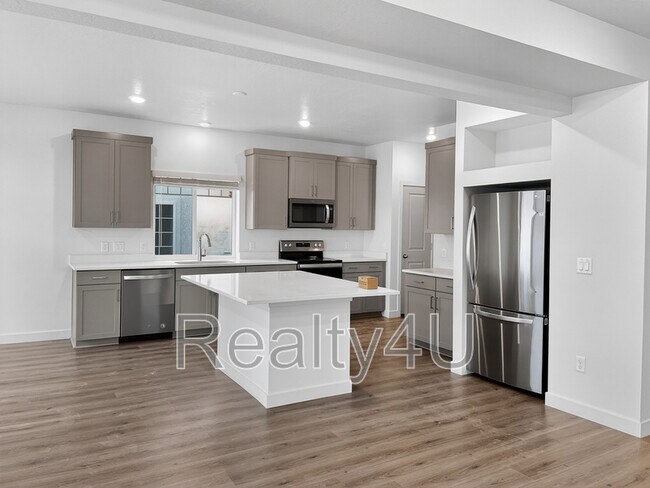 Photo - 138 E Crown Point Dr