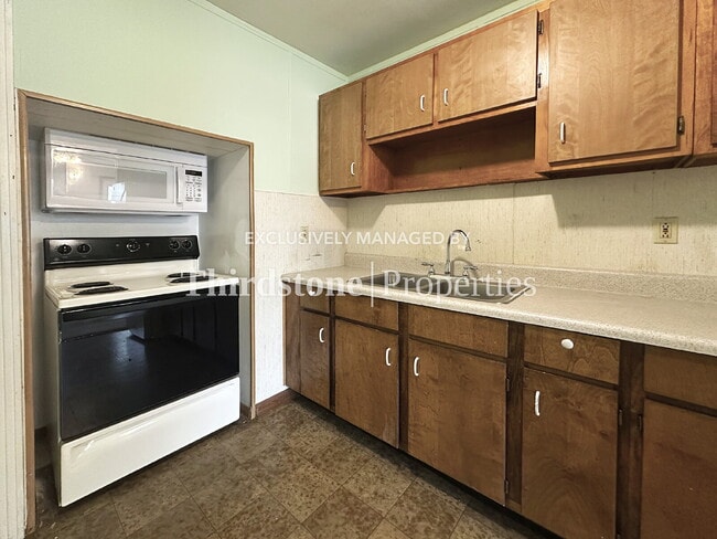 Photo - 1727 Lindsey Rd