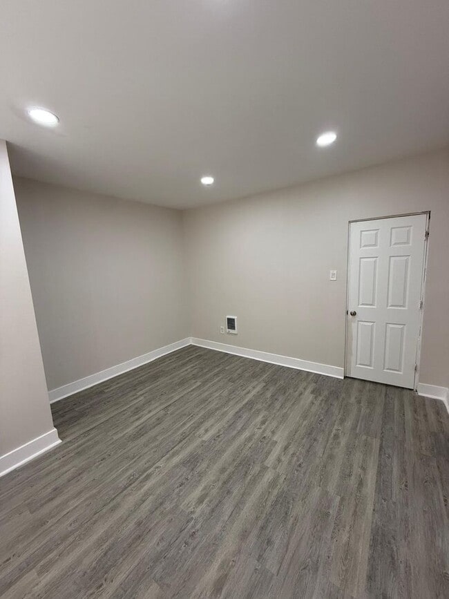 Photo - 6121 Yocum St