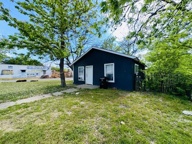 Photo - 3 bed 1 bathroom house house available now