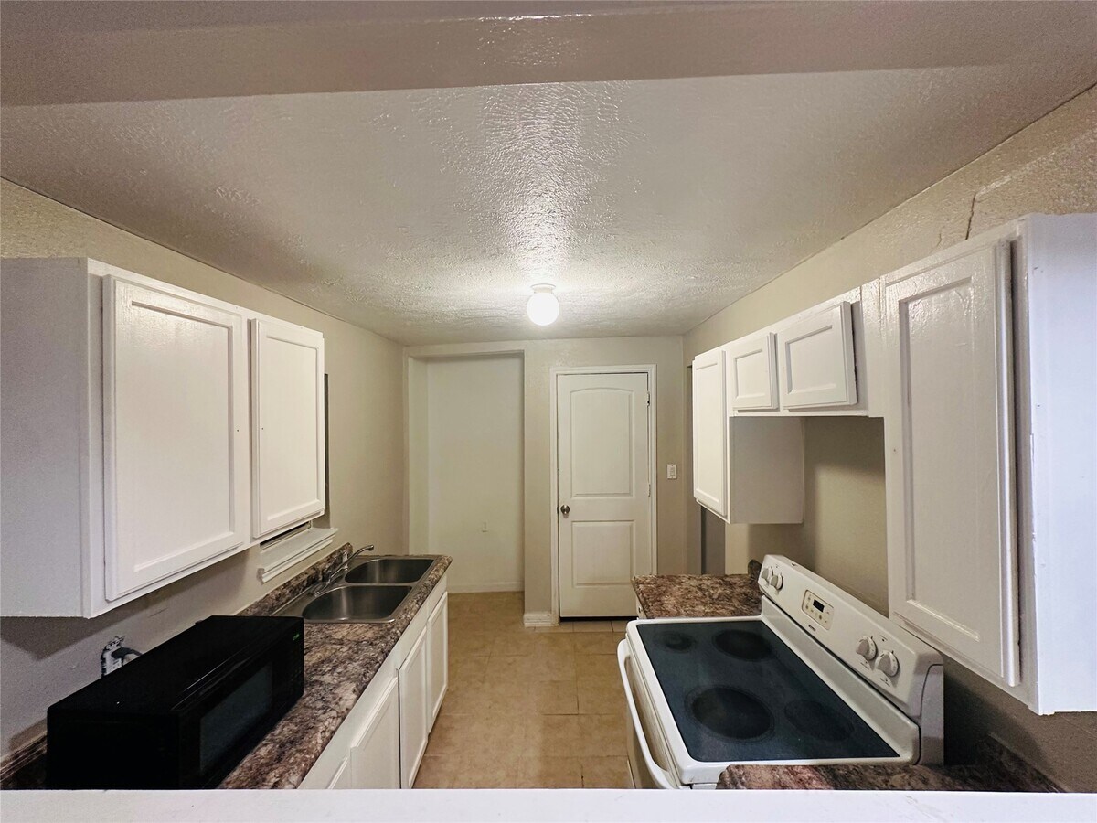 Photo - 4410 Galesburg St