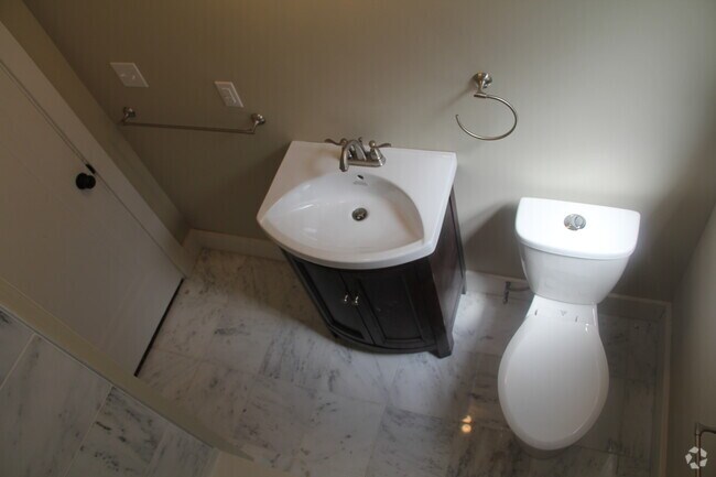 Building Photo - 5608 Beacon St Unit #2 Rental