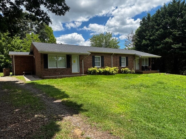 Building Photo - 2115 Cameo Dr Unit 2115 Camero Drive,  1