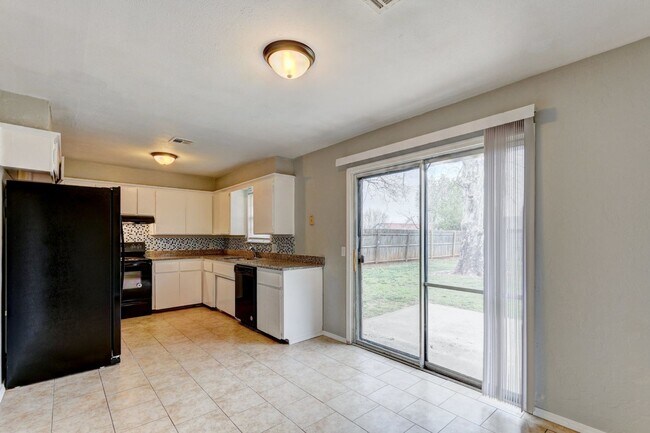 Photo - 347 W Cedar Dr