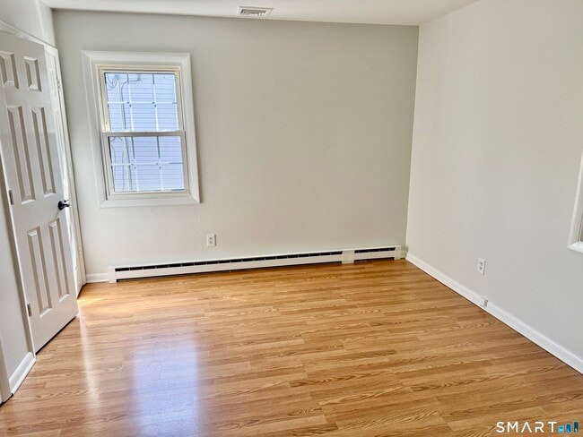 Photo - 15 Juniper Rd