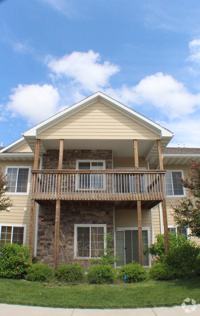 Building Photo - 2000 Meadow Ct Rental