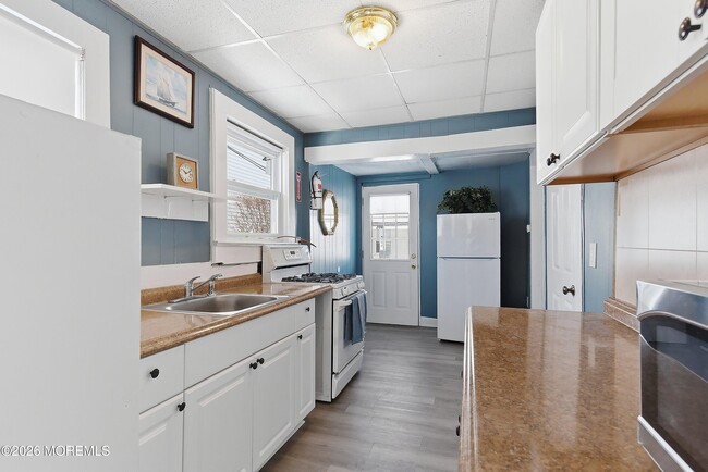 Photo - 206 16th Ave