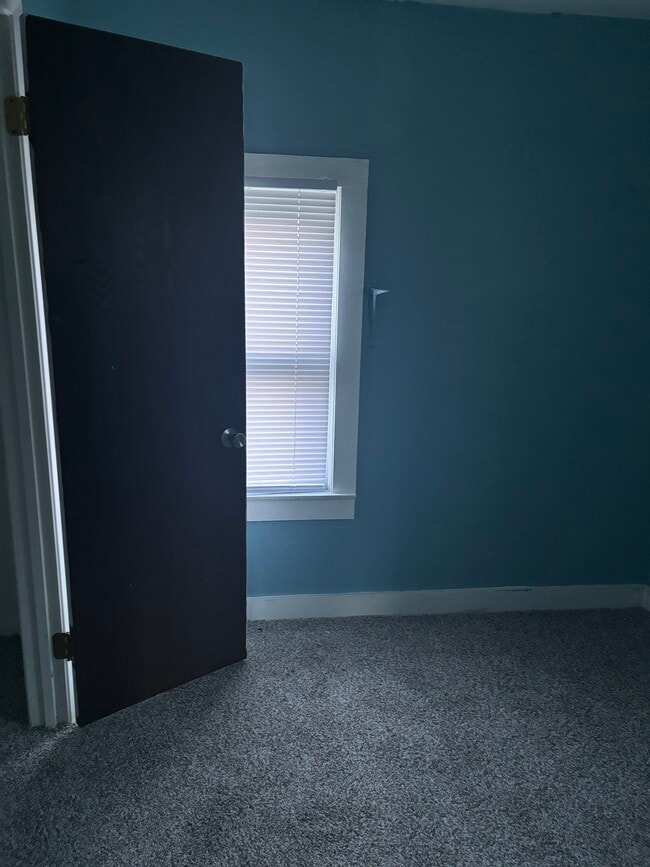 Photo - 309 E Monroe St