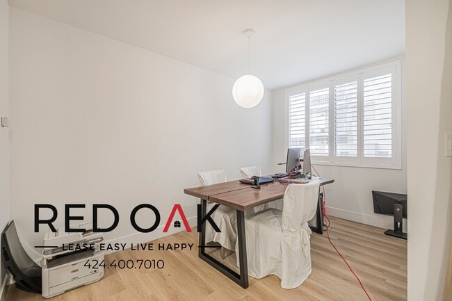 Photo - 927 Kings Rd Unit 114