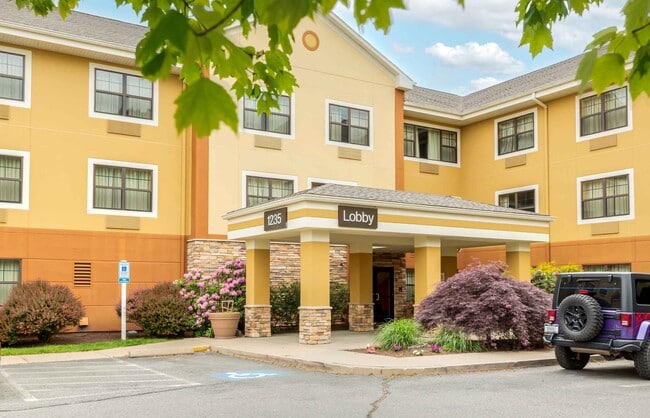 Furnished Studio-Providence - West Warwick
