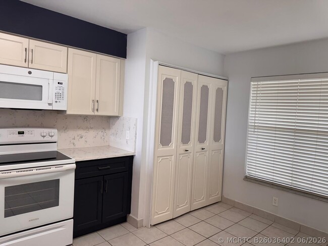Photo - 4570 NW 18th Ave Unit 605