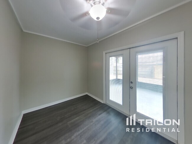 Photo - 2031 Helm Ln