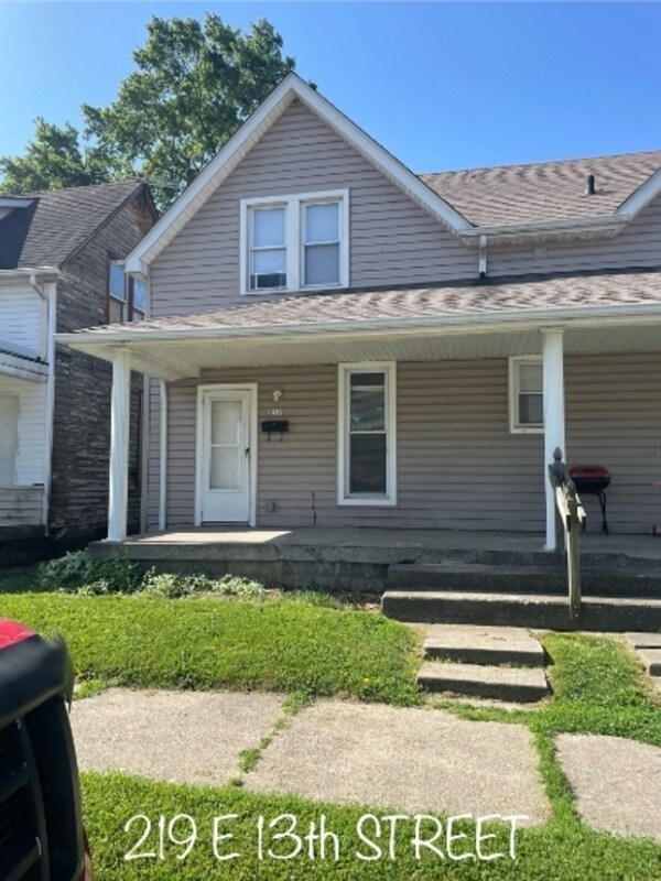 Building Photo - 219 E 13th St