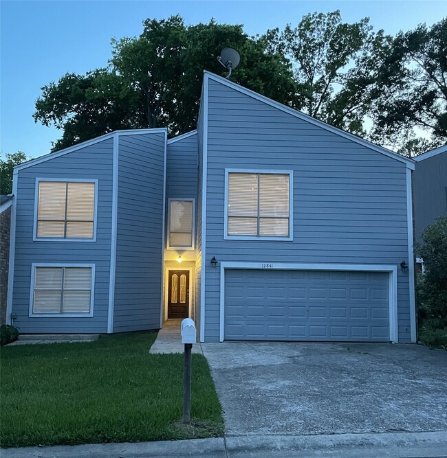 Building Photo - 12841 Orion Ct