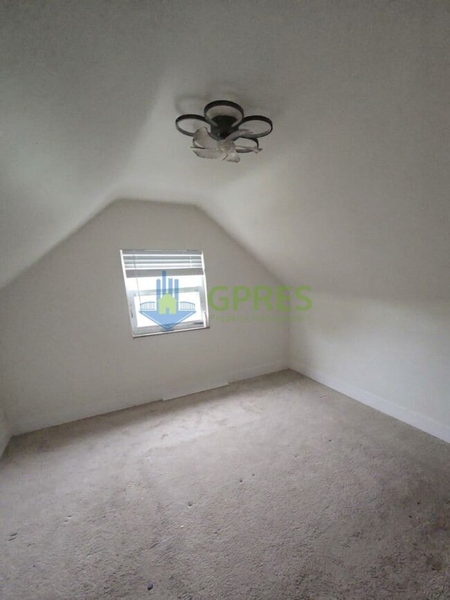 Photo - 1216 Universal Rd