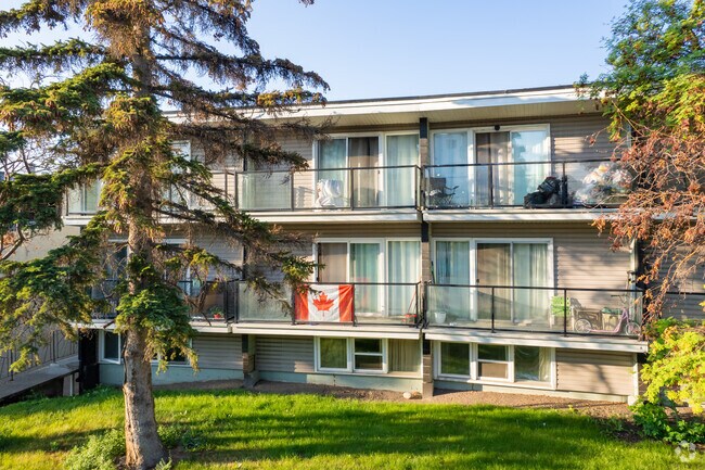 Photo - Grapes Manor