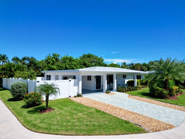 Building Photo - 301 NE 23rd St