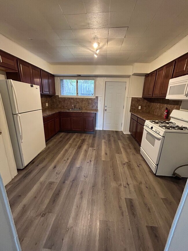 Photo - 3 Bedroom/ 1 Bathroom Home in Bethlehem!