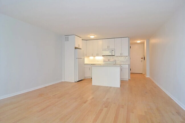 Photo - 2400 N Lakeview Ave Unidad 317