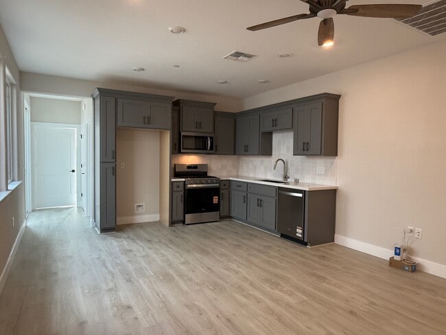 Photo - 4085 Peter's Ct