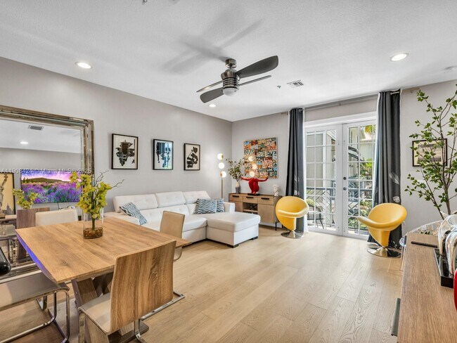 Photo - 2249 NE 9th Ave