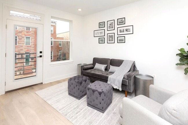 Photo - 1702 Light St Unidad 302