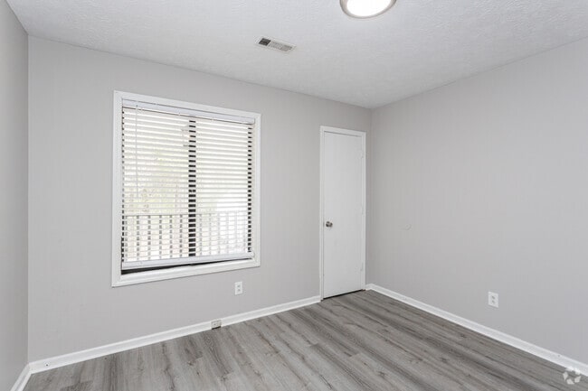 2BR, 1BA - 900SF - Second Bedroom