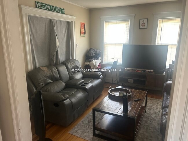 Photo - 12 Fairfax St Apartments Unit 2