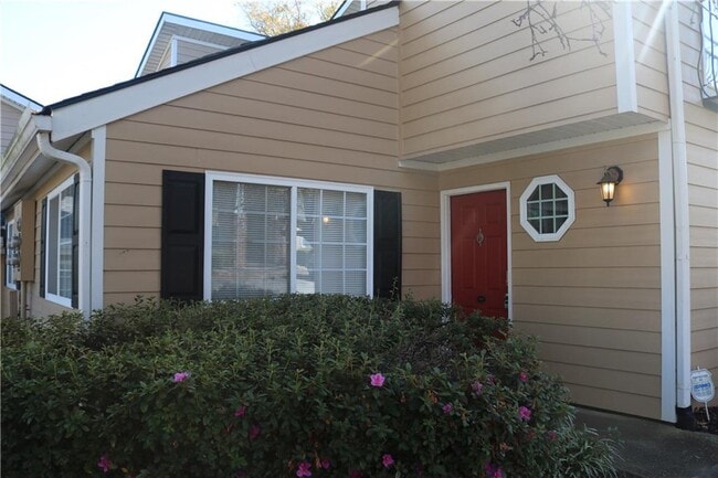 Photo - 1468 Briarwood Rd NE