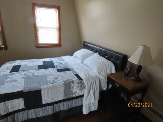 Bedroom #2. Full size bed.