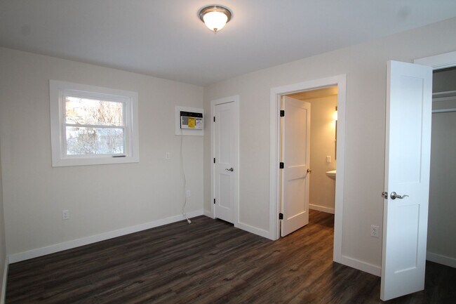 Photo - Beautifully remodeled and completed 1 bedroom apartment. FREE MONTH OF RENT!* Unit 14311 Rt. 9W -  15