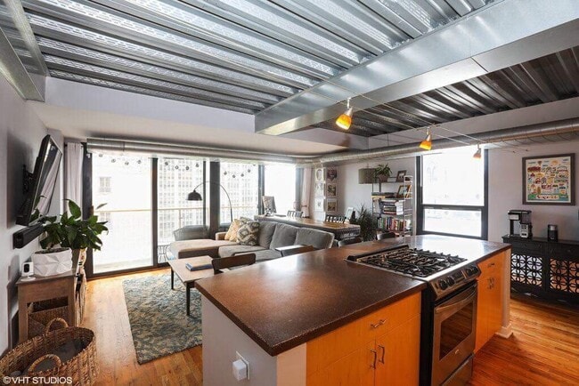 Building Photo - 1910 S Indiana Ave Unit 614 Rental