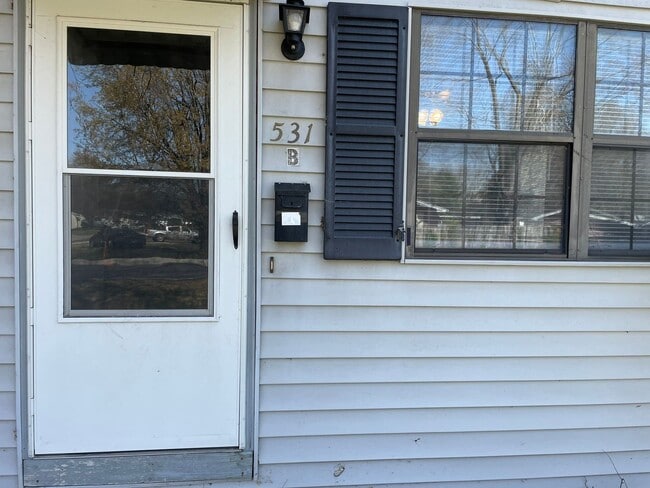 Photo - 531-B N Oak Grove Ave
