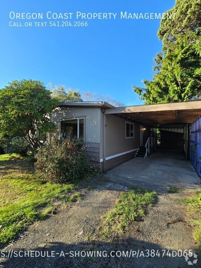 Building Photo - 2bed/2bath w/new vinyl flooring Rental