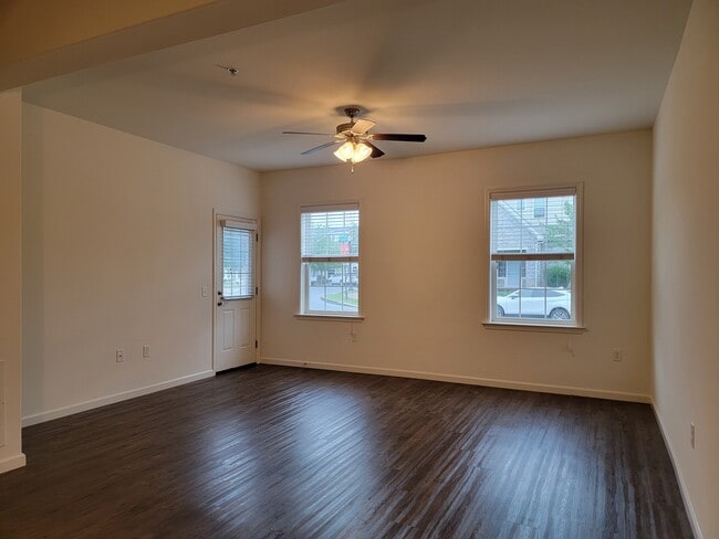 Photo - 619 Thornberry Ln Unit 111