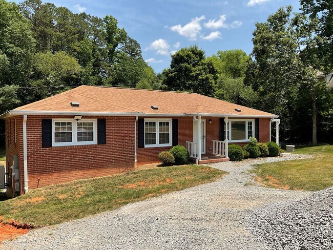 Coming Soon!! Newly Renovated 3 Bedroom 2 ... - Coming Soon!! Newly Renovated 3 Bedroom 2 ... House
