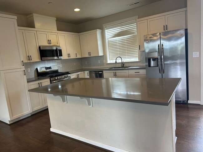 Photo - GORGEOUS CONTEMPORARY HOME IN BETHANY