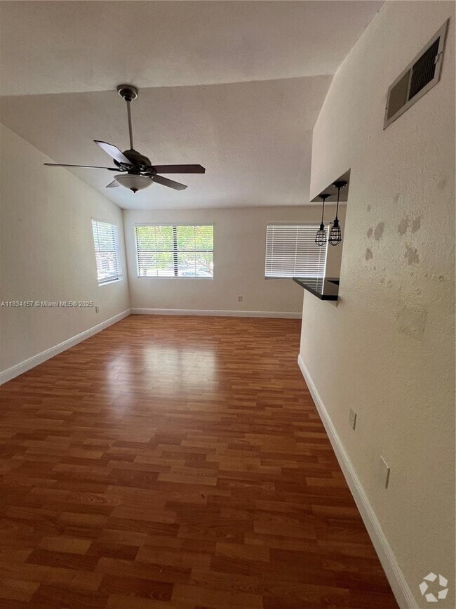 Building Photo - 10680 SW 155th Pl Unit 1408 Rental