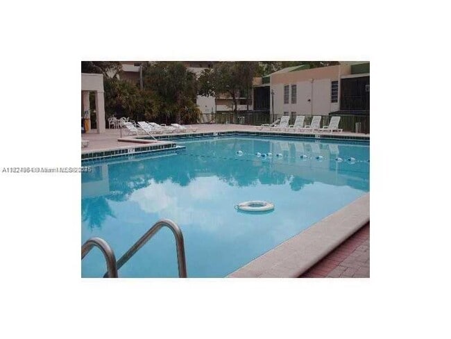 Photo - 8810 Fontainebleau Blvd Unidad 210