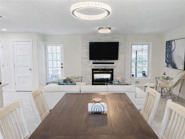 Photo - 2124 Zelda Dr NE