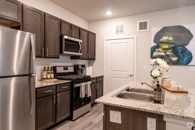 2BR, 2BA - 11002SF