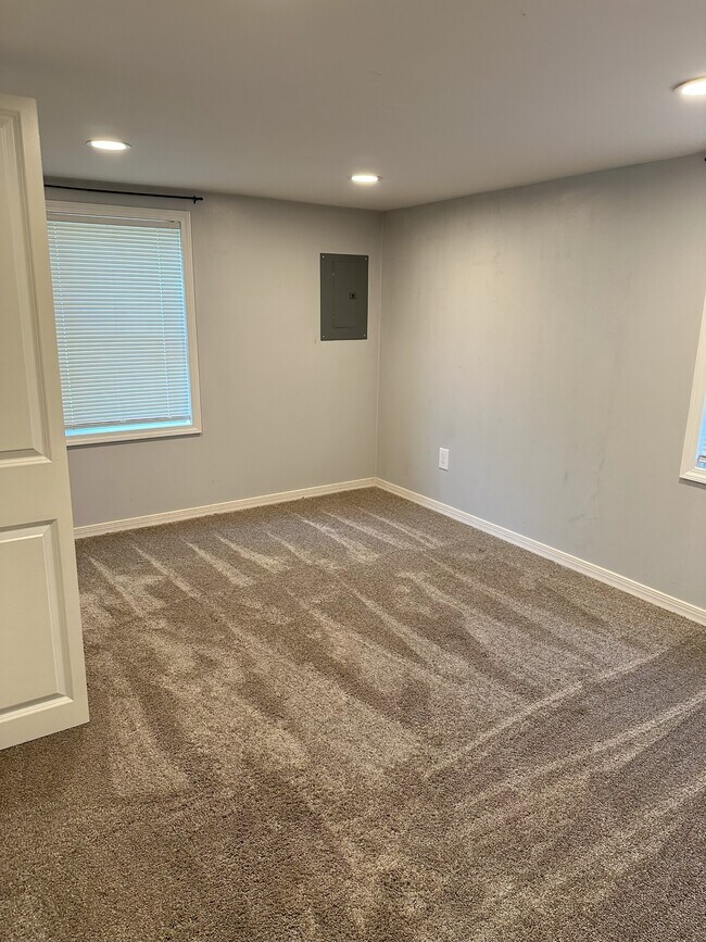 Photo - 2273 S County Line Rd