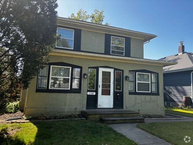 Building Photo - Spacious Updated Home with 2-car garage by...