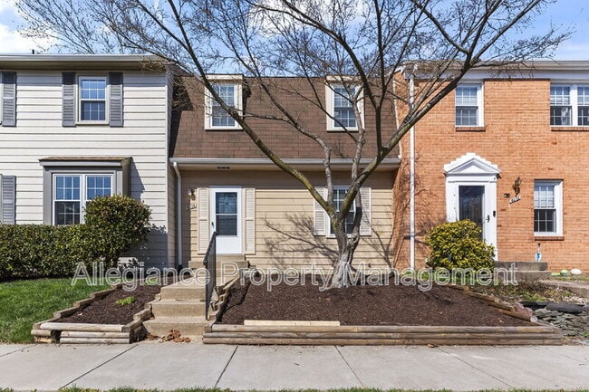 Building Photo - 8234 Stationhouse Ct